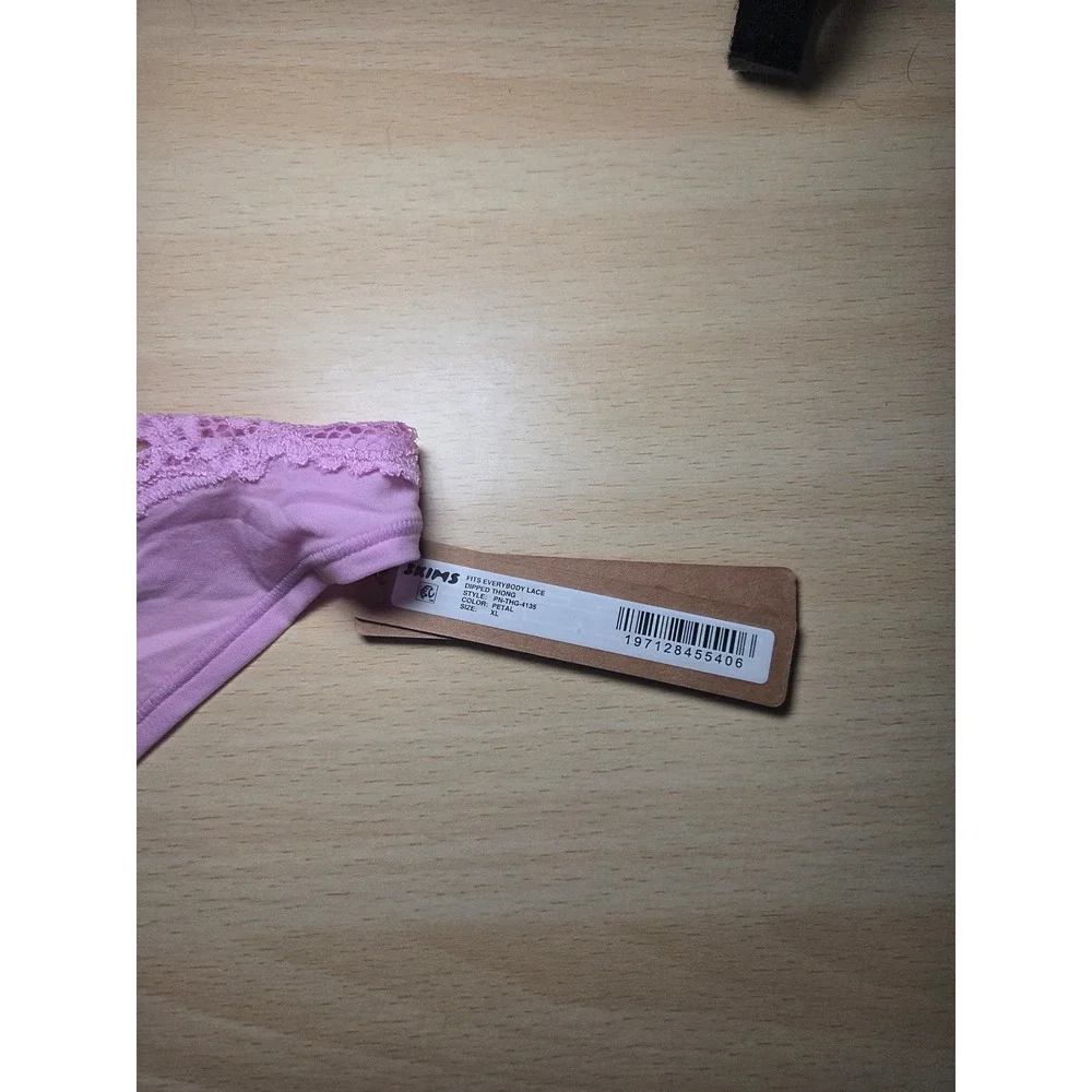 SKIMS Fits Everybody Lace Dipped Thong Petal Pink XL PN-THG-4135